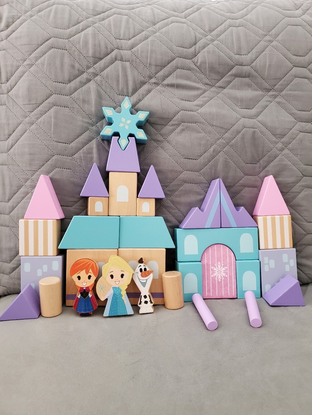 Disney Frozen ARENDELLE Wooden Castle Blocks Playset
